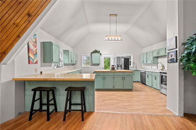 158 S Beaver Springs Road, Watts, OK 74964