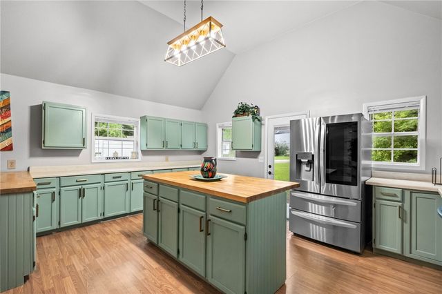 158 S Beaver Springs Road, Watts, OK 74964