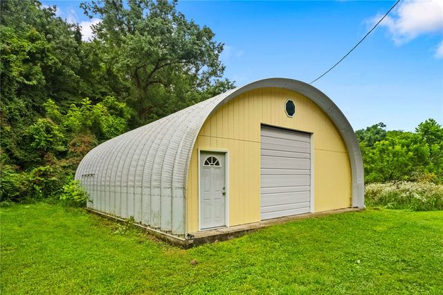 158 S Beaver Springs Road, Watts, OK 74964