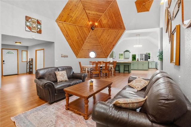 158 S Beaver Springs Road, Watts, OK 74964