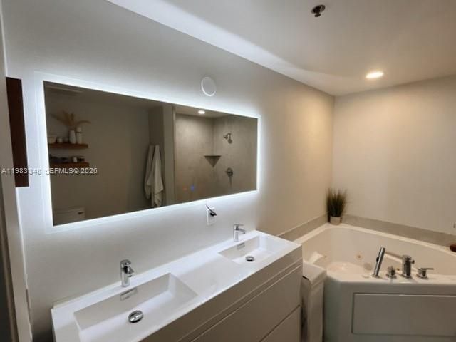 3029 NE 188th St 822, Aventura, FL 33180