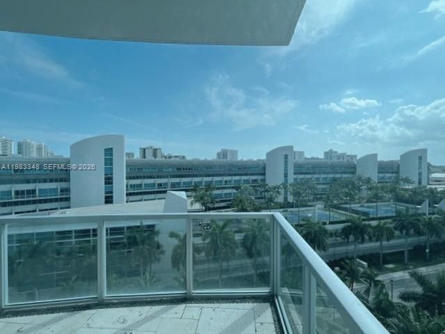 3029 NE 188th St 822, Aventura, FL 33180