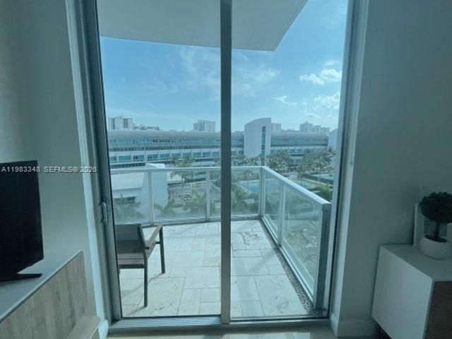 3029 NE 188th St 822, Aventura, FL 33180