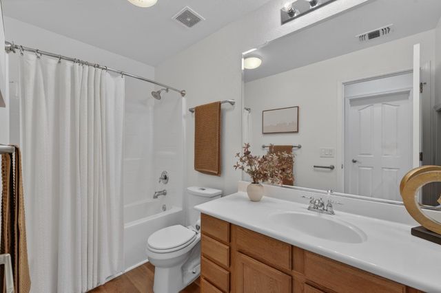 2852 Crested St, West Sacramento, CA 95691