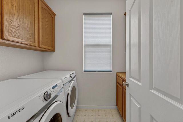 2852 Crested St, West Sacramento, CA 95691