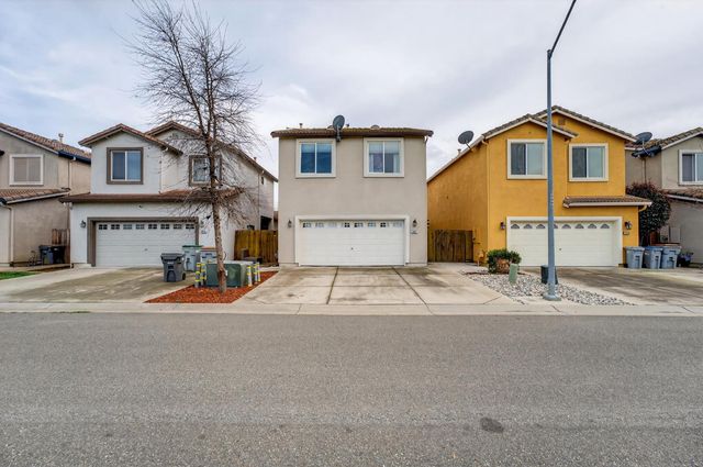 2852 Crested St, West Sacramento, CA 95691