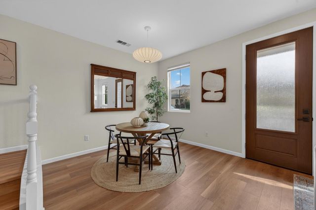 2852 Crested St, West Sacramento, CA 95691