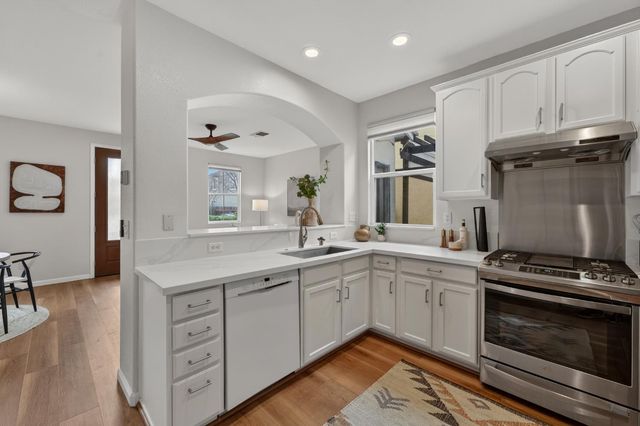 2852 Crested St, West Sacramento, CA 95691