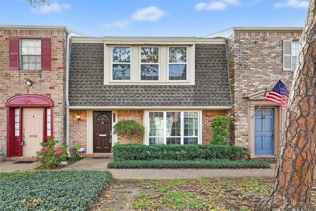 6351 Briar Rose Drive 149, Houston, TX 77057