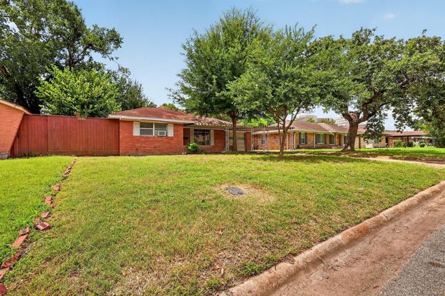 1007 W 30th Street, Houston, TX 77018