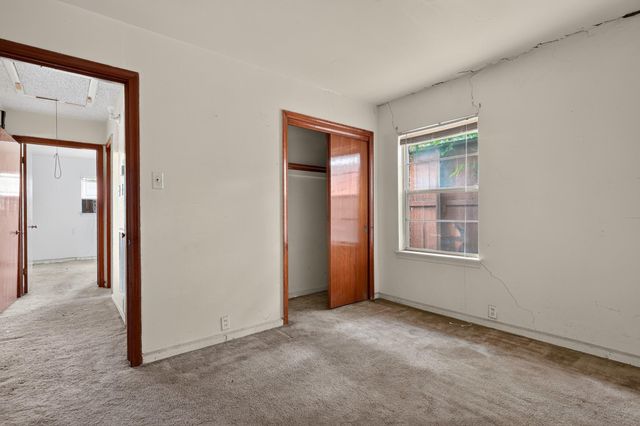 1007 W 30th Street, Houston, TX 77018