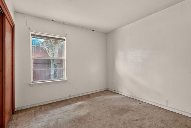 1007 W 30th Street, Houston, TX 77018