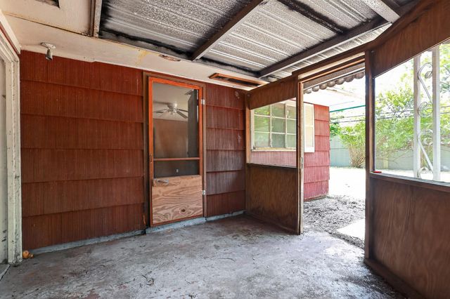 1007 W 30th Street, Houston, TX 77018