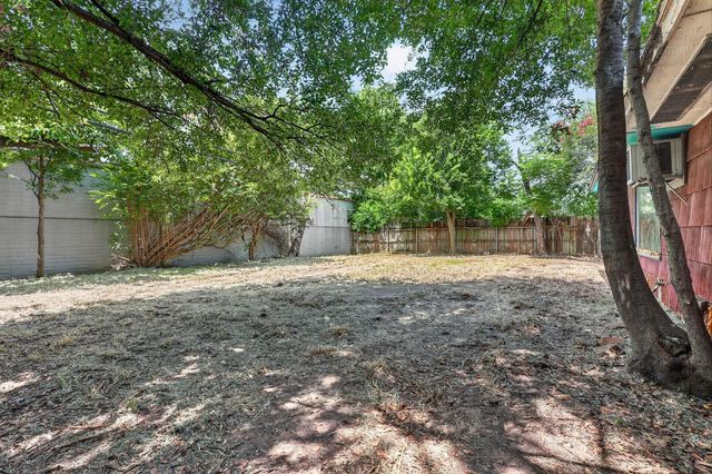 1007 W 30th Street, Houston, TX 77018