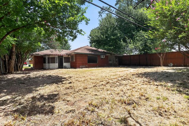 1007 W 30th Street, Houston, TX 77018