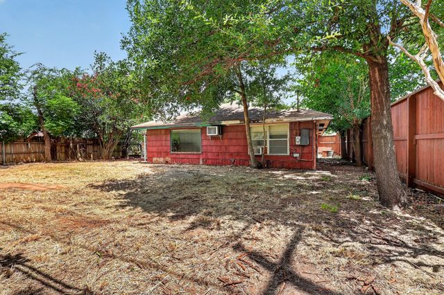 1007 W 30th Street, Houston, TX 77018