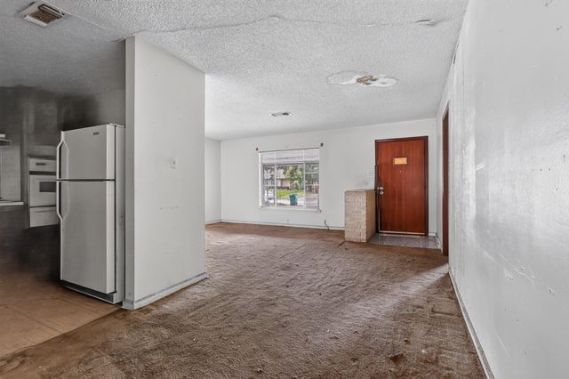 1007 W 30th Street, Houston, TX 77018