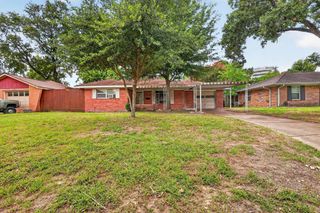 1007 W 30th Street, Houston, TX 77018