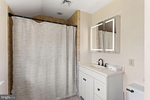 1 BIRCHALL DR, Haddonfield, NJ 08033