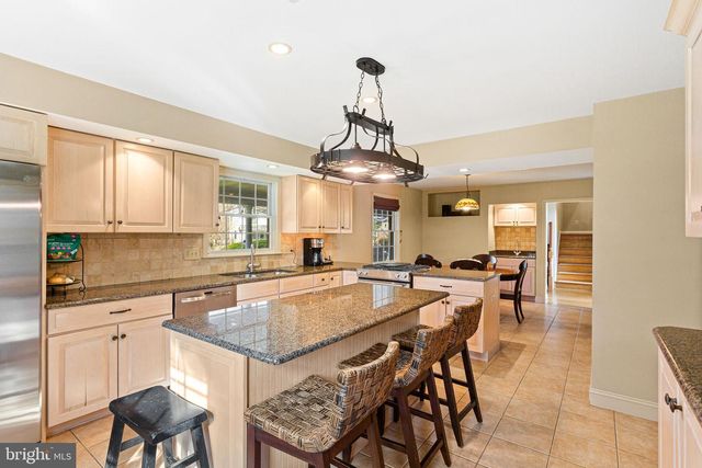 1 BIRCHALL DR, Haddonfield, NJ 08033