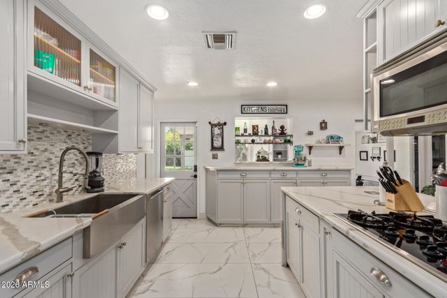 1532 W LOMA Lane, Phoenix, AZ 85021