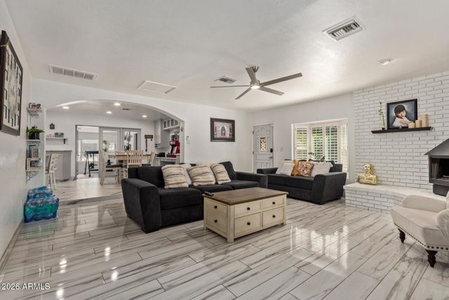 1532 W LOMA Lane, Phoenix, AZ 85021