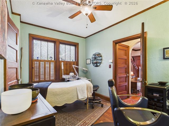 890 Poplar Road, Charleston, WV 25302