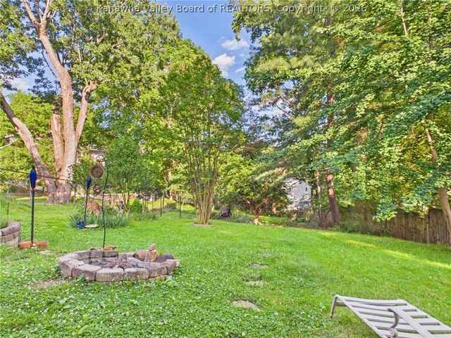 890 Poplar Road, Charleston, WV 25302