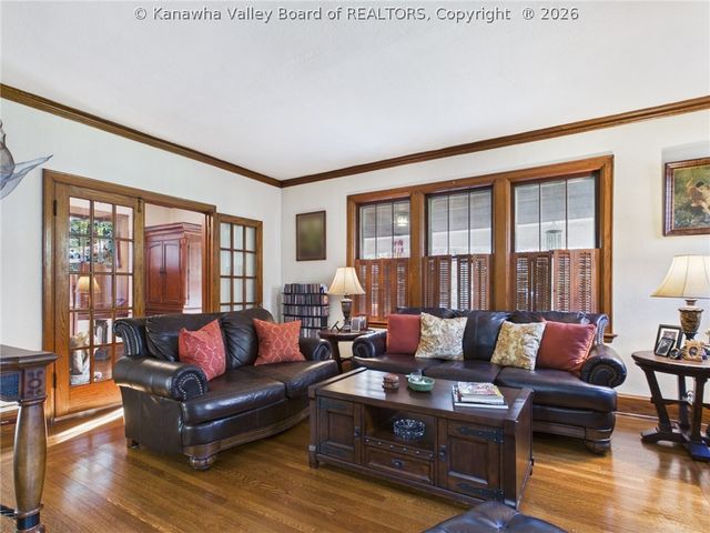 890 Poplar Road, Charleston, WV 25302