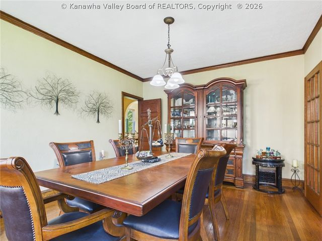 890 Poplar Road, Charleston, WV 25302