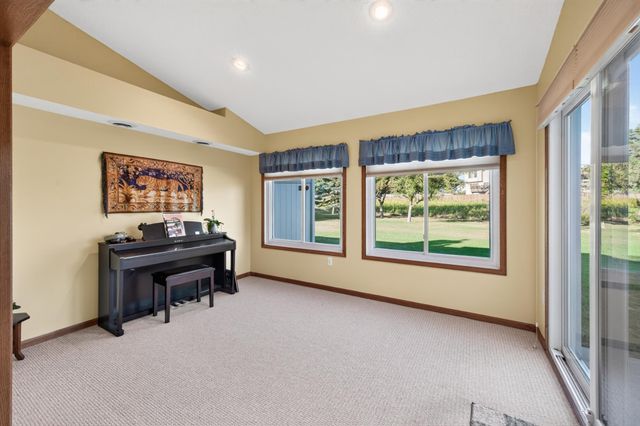 7577 Ojibway Park Court, Woodbury, MN 55125