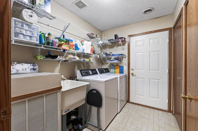 7577 Ojibway Park Court, Woodbury, MN 55125