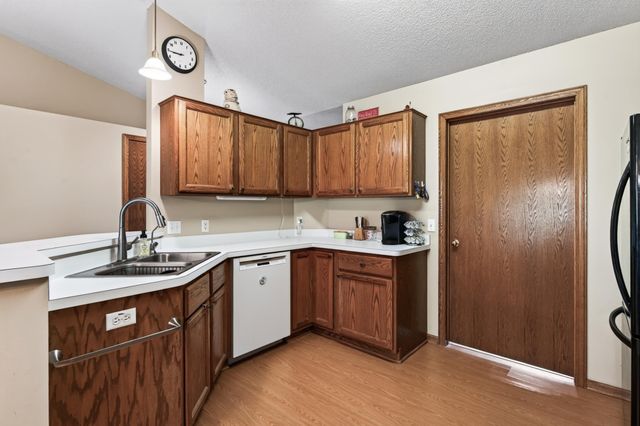 7577 Ojibway Park Court, Woodbury, MN 55125