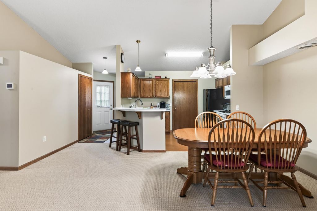 7577 Ojibway Park Court, Woodbury, MN 55125 — photo 2