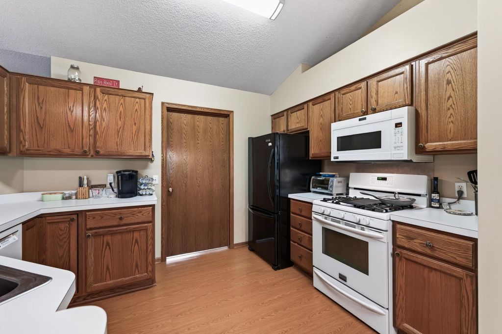 7577 Ojibway Park Court, Woodbury, MN 55125 — photo 5