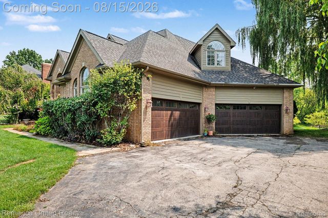 3099 Beach Lake Drive E, Brighton Township, MI 48380