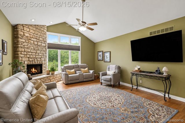 3099 Beach Lake Drive E, Brighton Township, MI 48380