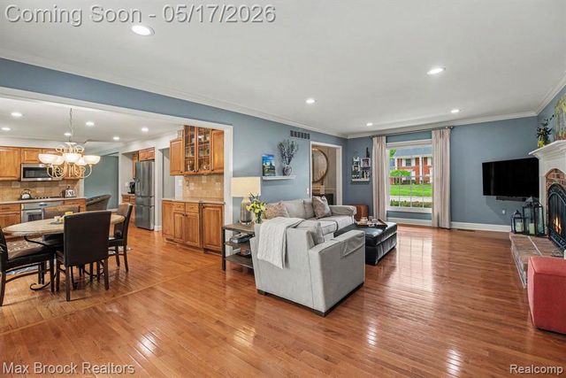 2004 Bootmaker Lane, Bloomfield Hills, MI 48304