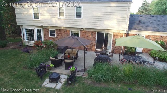 2004 Bootmaker Lane, Bloomfield Hills, MI 48304