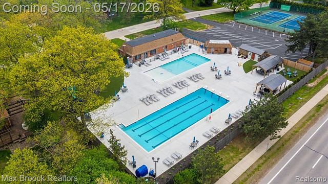 2004 Bootmaker Lane, Bloomfield Hills, MI 48304