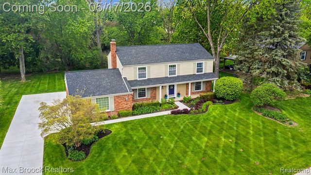2004 Bootmaker Lane, Bloomfield Hills, MI 48304