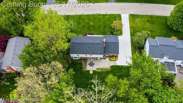 2004 Bootmaker Lane, Bloomfield Hills, MI 48304