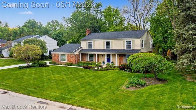 2004 Bootmaker Lane, Bloomfield Hills, MI 48304
