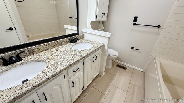 2315 N Grand Avenue, Tahlequah, OK 74464