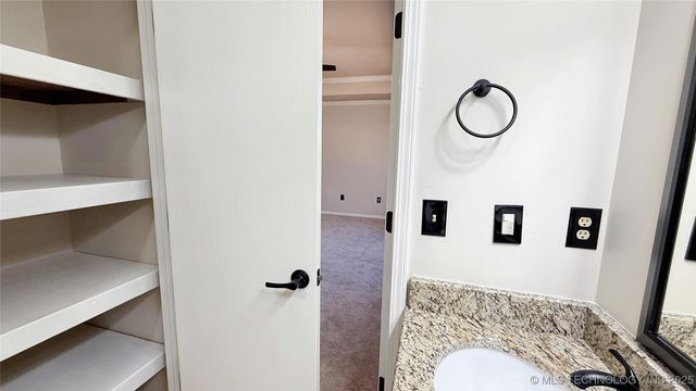 2315 N Grand Avenue, Tahlequah, OK 74464