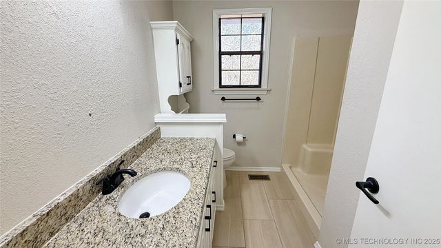 2315 N Grand Avenue, Tahlequah, OK 74464