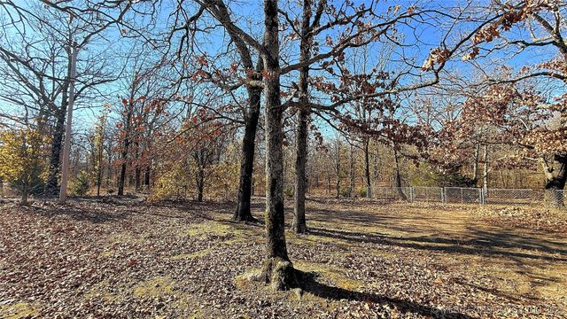 2315 N Grand Avenue, Tahlequah, OK 74464