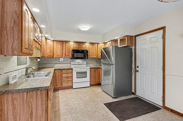 11050 Wilkinson Road, Freeland, MI 48623