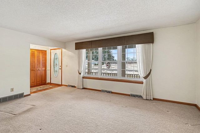 11050 Wilkinson Road, Freeland, MI 48623