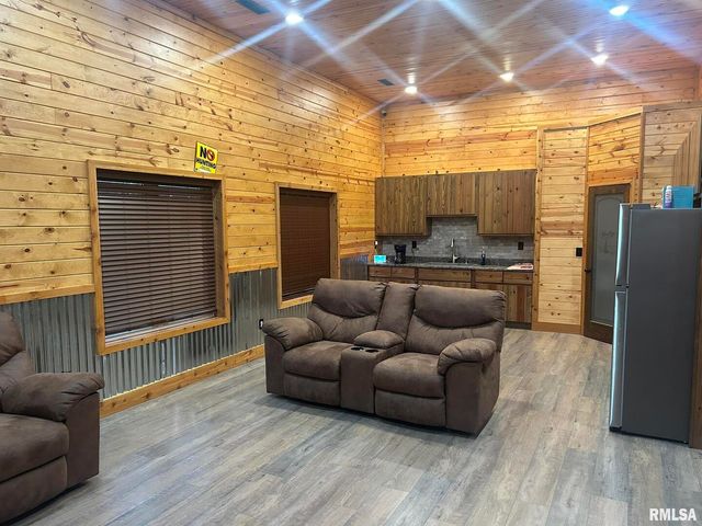 40 Presley Loop, Golconda, IL 62938